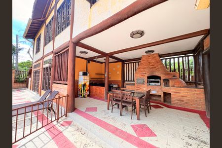 Casa de condomínio para alugar com 717m², 5 quartos e 6 vagas