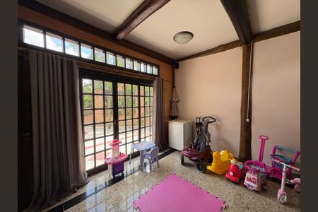 Casa de condomínio para alugar com 717m², 5 quartos e 6 vagas