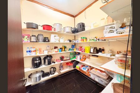 Casa de condomínio para alugar com 717m², 5 quartos e 6 vagas