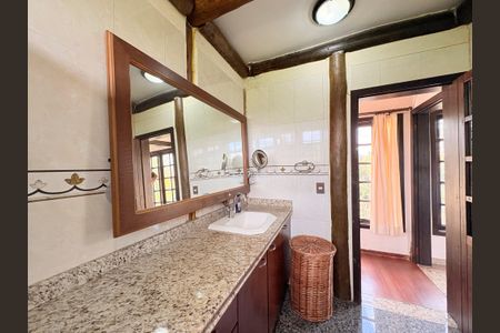 Casa de condomínio para alugar com 717m², 5 quartos e 6 vagas