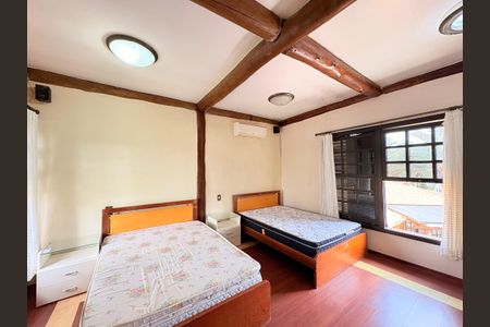 Casa de condomínio para alugar com 717m², 5 quartos e 6 vagas