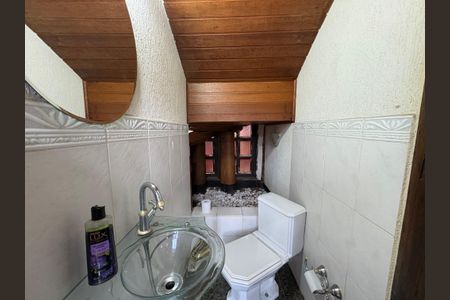 Casa de condomínio para alugar com 717m², 5 quartos e 6 vagas