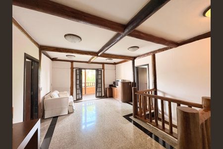 Casa de condomínio para alugar com 717m², 5 quartos e 6 vagas