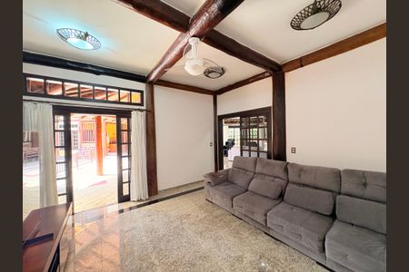 Casa de condomínio para alugar com 717m², 5 quartos e 6 vagas