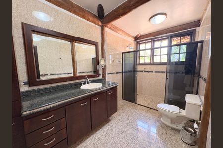 Casa de condomínio para alugar com 717m², 5 quartos e 6 vagas