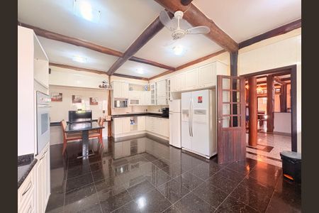 Casa de condomínio para alugar com 717m², 5 quartos e 6 vagas