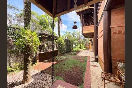 Casa de condomínio para alugar com 717m², 5 quartos e 6 vagas