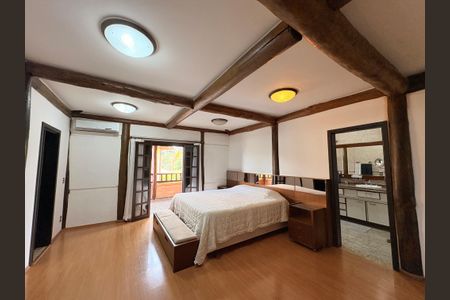 Casa de condomínio para alugar com 717m², 5 quartos e 6 vagas