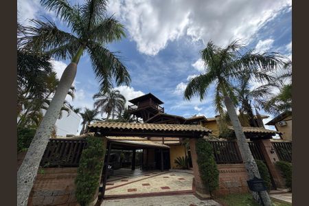 Casa de condomínio para alugar com 717m², 5 quartos e 6 vagas