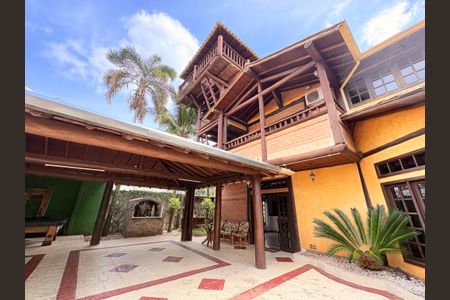 Casa de condomínio para alugar com 717m², 5 quartos e 6 vagas