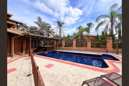 Casa de condomínio para alugar com 717m², 5 quartos e 6 vagas