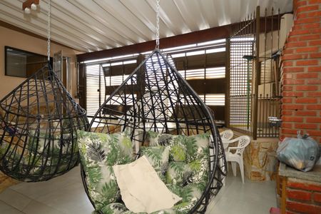 Casa à venda com 350m², 2 quartos e 5 vagasQuintal e garagem