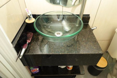 Casa à venda com 350m², 2 quartos e 5 vagasBanheiro 2