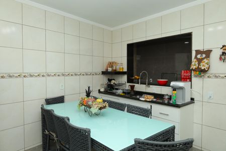 Casa à venda com 350m², 2 quartos e 5 vagasCozinha