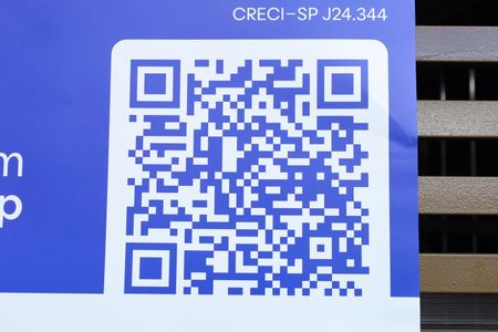 Casa à venda com 350m², 2 quartos e 5 vagasPlaca instalada no portão do imóvel - Código da placa: VGEF-683