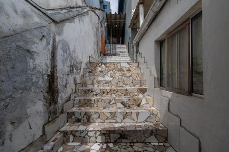 Casa à venda com 350m², 4 quartos e 2 vagasEscada