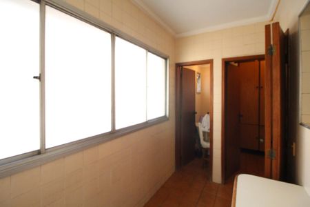 Apartamento à venda com 137m², 3 quartos e 1 vaga Apartamento à venda com 137m², 3 quartos e 1 vagaÁrea de Serviço