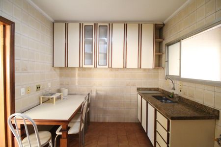 Apartamento à venda com 137m², 3 quartos e 1 vaga Apartamento à venda com 137m², 3 quartos e 1 vagaCozinha