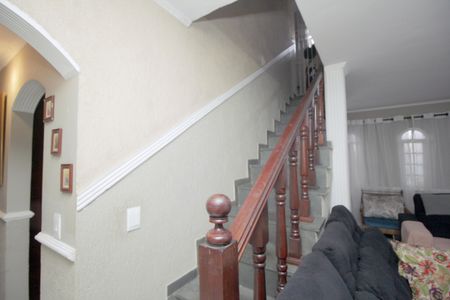 Casa para alugar com 180m², 3 quartos e 3 vagasEscada