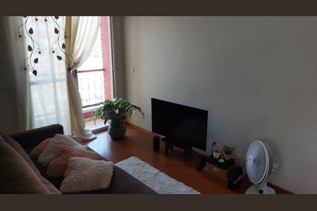 Sala de apartamento para alugar com 2 quartos, 50m² em Vila Carmosina, São Paulo