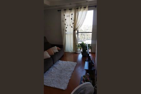 Sala de apartamento para alugar com 2 quartos, 50m² em Vila Carmosina, São Paulo