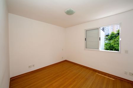 Apartamento à venda com 106m², 3 quartos e 3 vagasQUARTO2