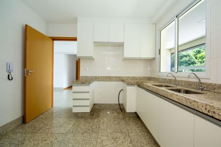 Apartamento à venda com 106m², 3 quartos e 3 vagasCOZINHA