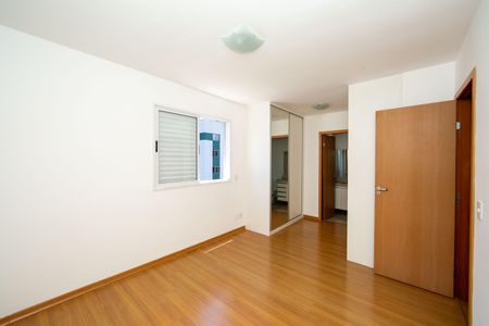 Apartamento à venda com 106m², 3 quartos e 3 vagasQUARTO2