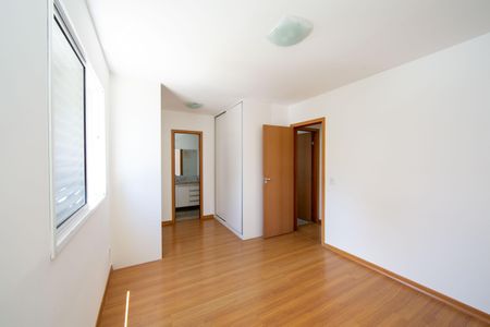 Apartamento à venda com 106m², 3 quartos e 3 vagasQUARTO2