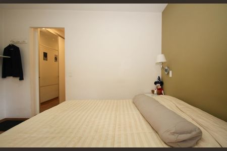 Casa de condomínio à venda com 200m², 3 quartos e 2 vagasSuíte 