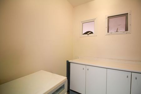 Casa de condomínio à venda com 200m², 3 quartos e 2 vagasQuarto de Serviço