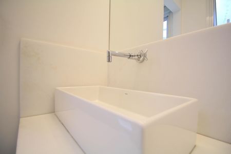 Casa de condomínio à venda com 200m², 3 quartos e 2 vagasBanheiro de serviço