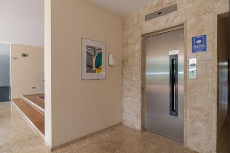 Apartamento à venda com 130m², 3 quartos e 1 vagaÁrea comum - Elevador