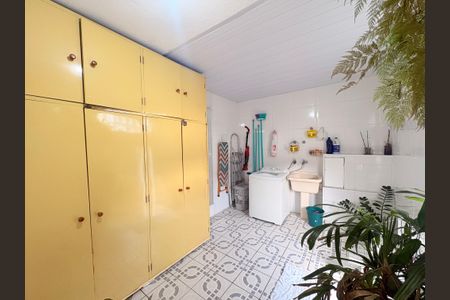 Casa à venda com 250m², 4 quartos e 4 vagasÁrea de Serviço