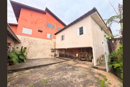 Casa à venda com 250m², 4 quartos e 4 vagasQuintal - Edícula