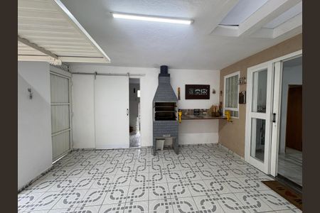 Casa à venda com 250m², 4 quartos e 4 vagasGaragem com churrasqueira