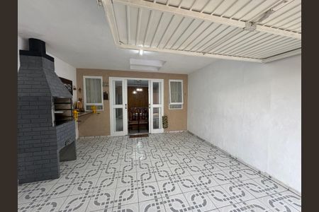 Casa à venda com 250m², 4 quartos e 4 vagasGaragem com churrasqueira