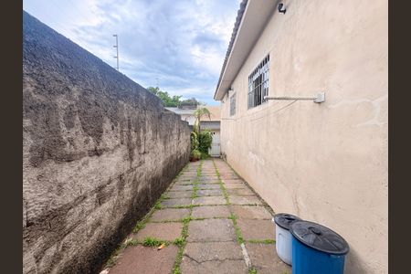 Casa à venda com 250m², 4 quartos e 4 vagasGaragem lateral/Quintal