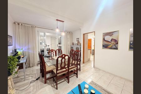 Casa à venda com 250m², 4 quartos e 4 vagasSala