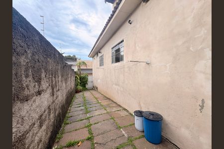Casa à venda com 250m², 4 quartos e 4 vagasGaragem lateral/Quintal