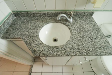 Apartamento à venda com 78m², 3 quartos e 2 vagasBanheiro Social