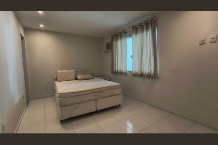 Suíte 1 de casa de condomínio para alugar com 3 quartos, 288m² em Recreio dos Bandeirantes, Rio de Janeiro