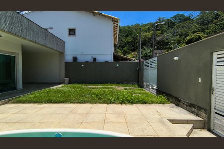 Casa de condomínio para alugar com 288m², 3 quartos e 4 vagas Casa de condomínio para alugar com 288m², 3 quartos e 4 vagasQuintal