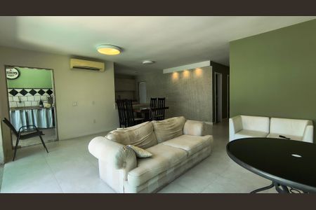 Sala de casa de condomínio para alugar com 3 quartos, 288m² em Recreio dos Bandeirantes, Rio de Janeiro