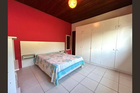 Casa para alugar com 180m², 4 quartos e 4 vagasSuíte 2