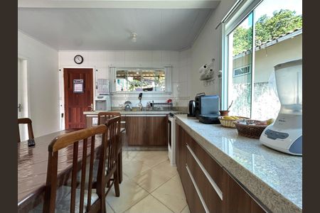 Casa para alugar com 180m², 4 quartos e 4 vagasCozinha 