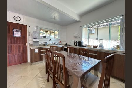 Casa para alugar com 180m², 4 quartos e 4 vagasCozinha 