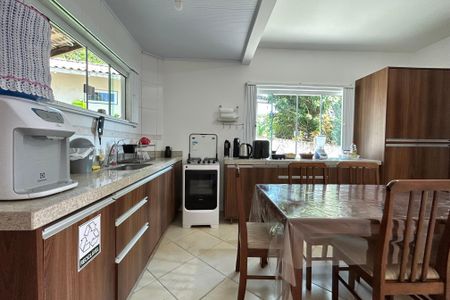 Casa para alugar com 180m², 4 quartos e 4 vagasCozinha 