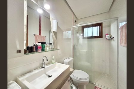 Casa à venda com 120m², 3 quartos e 2 vagas Casa à venda com 120m², 3 quartos e 2 vagasBanheiro