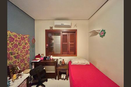 Casa à venda com 120m², 3 quartos e 2 vagas Casa à venda com 120m², 3 quartos e 2 vagasQuarto 3